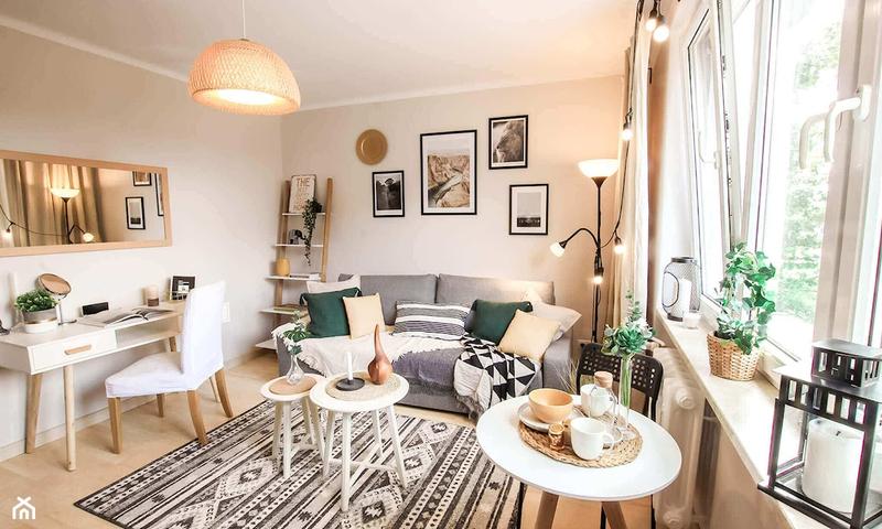 Dekoracje stołu w salonie