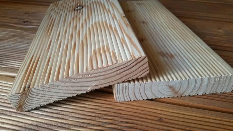 Pielęgnacja i konserwacja deski tarasowej