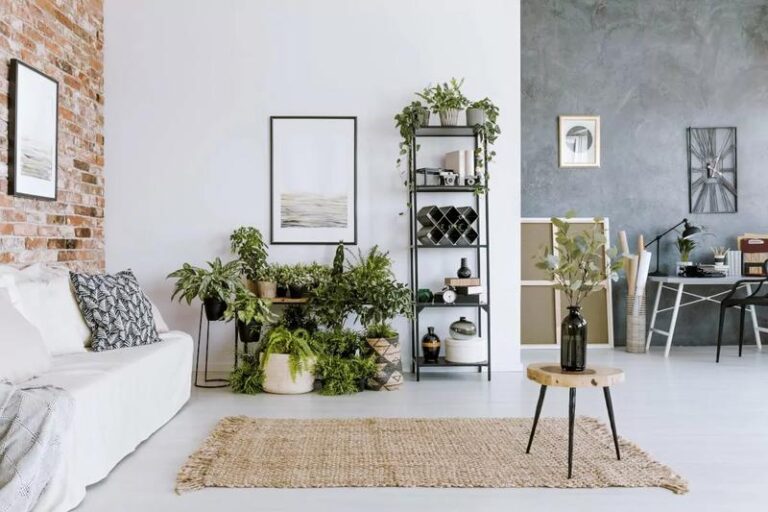 Co postawić na stole w salonie? 10 inspirujących dekoracji, które odmienią twój dom