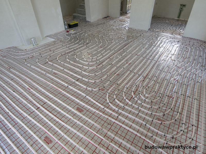 Podłogówka pod prysznicem: zalety, wady i istotne aspekty, które musisz znać