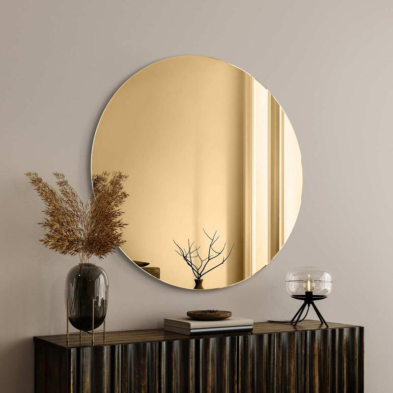 Zachwyć się dużym złotym lustrem prostokątnym w unikalnej ramie – sprawdź, co dla Ciebie przygotowaliśmy!