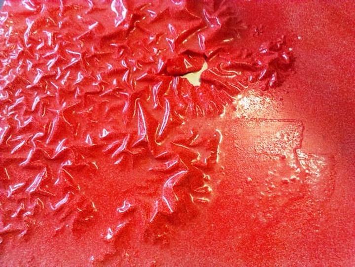 Wybór metody usuwania lakieru z dywanu