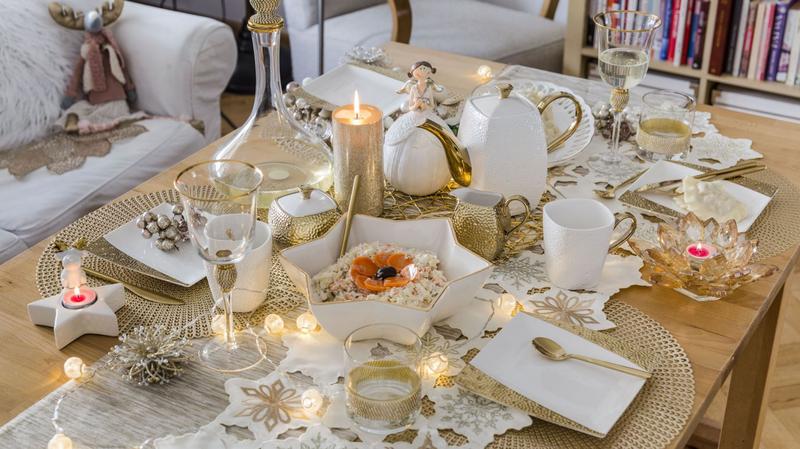 Elegancka aranżacja stołu na 60 urodziny: 10 inspirujących pomysłów na niezapomnianą imprezę