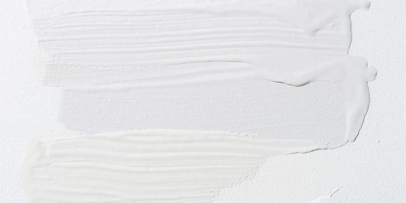 Odbicie elegancji: Odcienie bieli w farbach do perfekcyjnego wnętrza