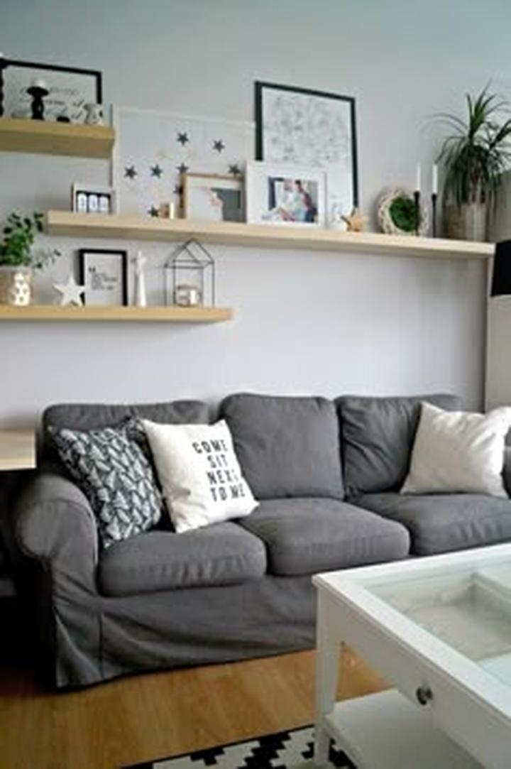 Dekoracje ściany nad kanapą