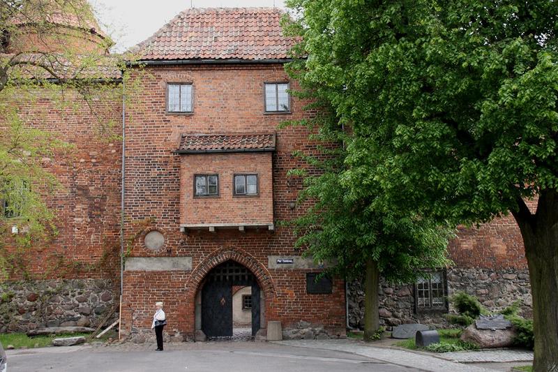 Funkcjonalność przestrzeni z ryzalitem