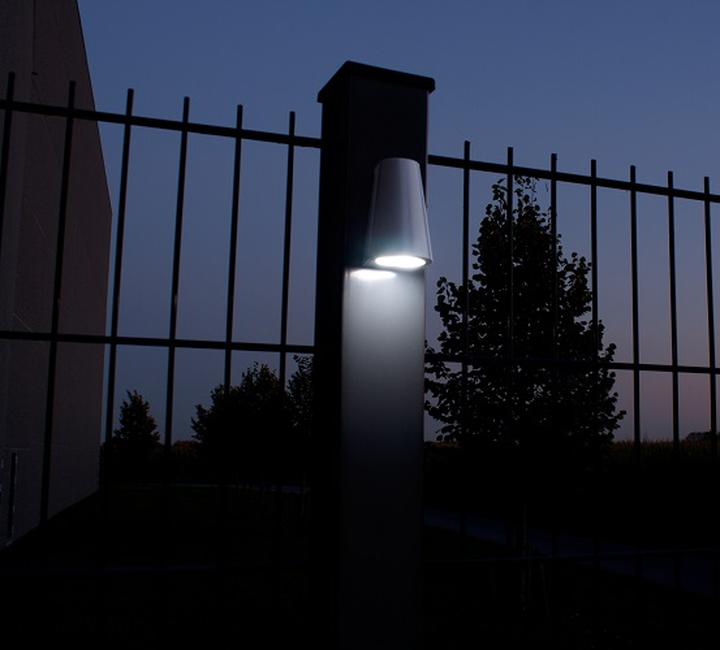 Czy lampy na płot są praktycznym i stylowym rozwiązaniem do Twojego ogrodu?