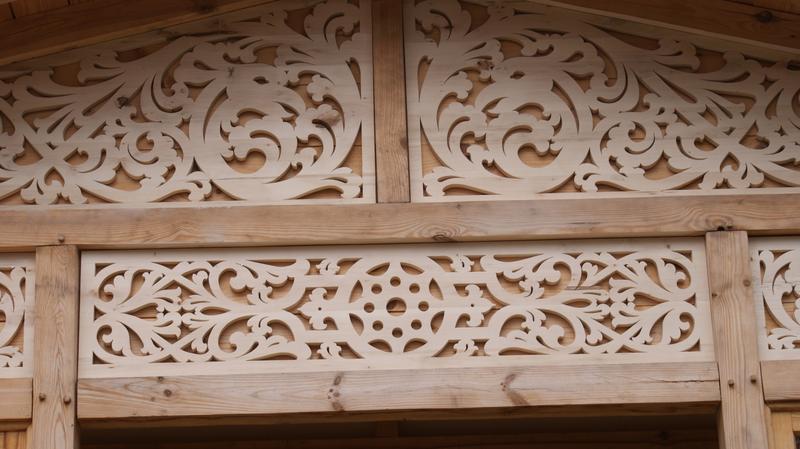 Drewniane ornamenty do mebli – odkryj piękne i wyjątkowe dekoracje do swojego wnętrza