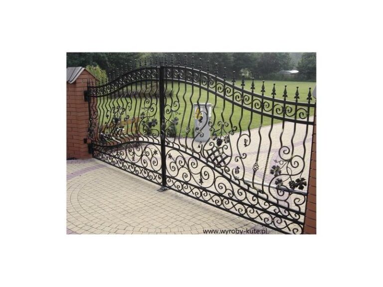 Elegancja i bezpieczeństwo w przestrzeni – brama kuta przesuwna, dlaczego warto ją wybrać?