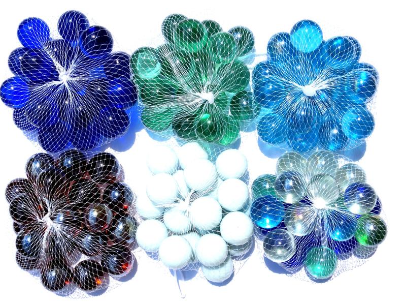 Odmień swoje wnętrze za pomocą kul dekoracyjnych do salonu