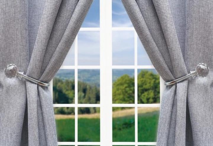 Zalety firan podpinanych – dlaczego warto je mieć w swoim wnętrzu?