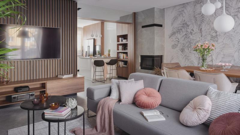 Elegancka aranżacja białego salonu