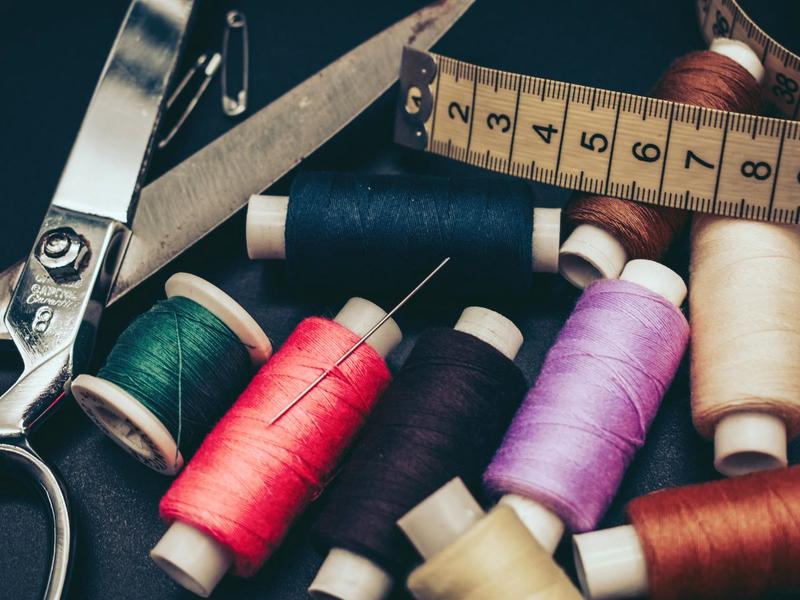 Materiały do obszywania dywanu