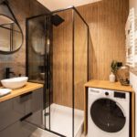 Kreatywne inspiracje: Jak urządzić małą łazienkę na poddaszu w 8 prostych krokach