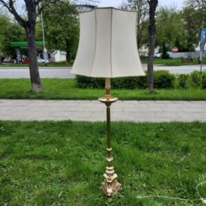 Lampa mosiądz: Czy to klucz do elegancji w Twoim salonie?